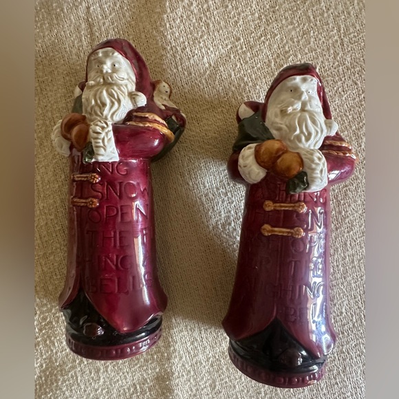 VINTAGE CHRISTMAS SANTA CLAUS SALT AND PEPPER SHAKERS HOLIDAY TABLE ACCENTS - Picture 10 of 10